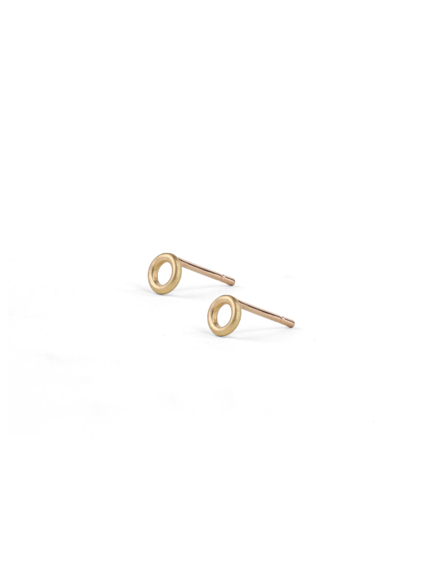 Outline circle earstuds, satin 18ct yellow gold.