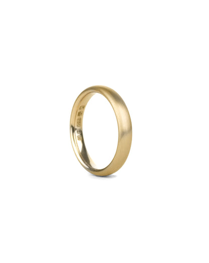 Curved ring band. 18ct yellow gold, satin finish.